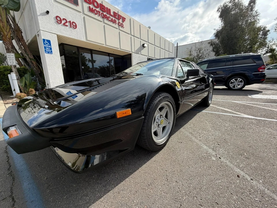 1985 Ferrari 308 - Image 4 of 21