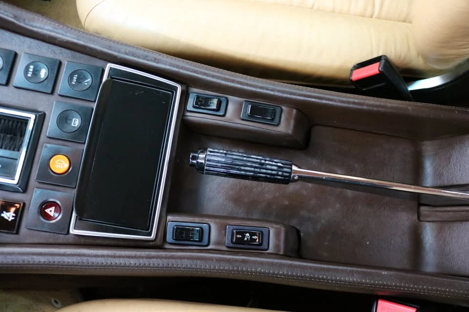 1985 Ferrari 400i - Image 13 of 19