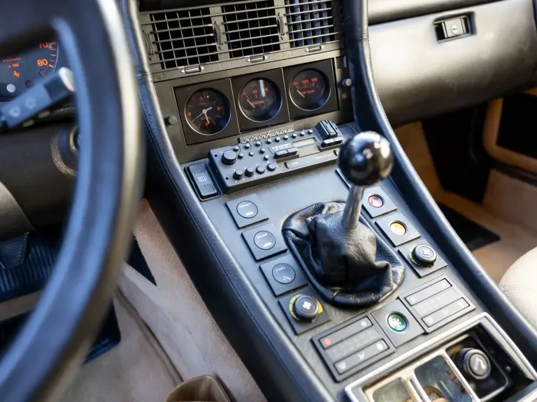 1985 Ferrari 412 - Image 19 of 31