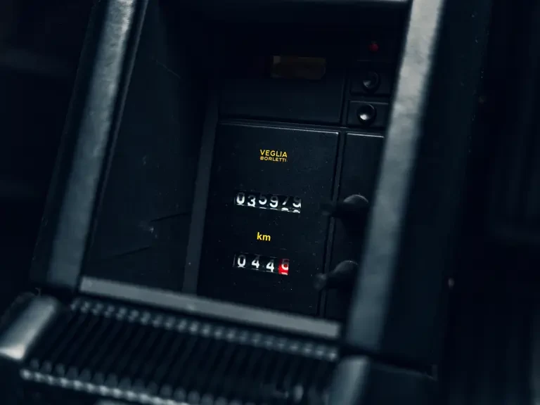 1985 Ferrari Testarossa - Image 12 of 31