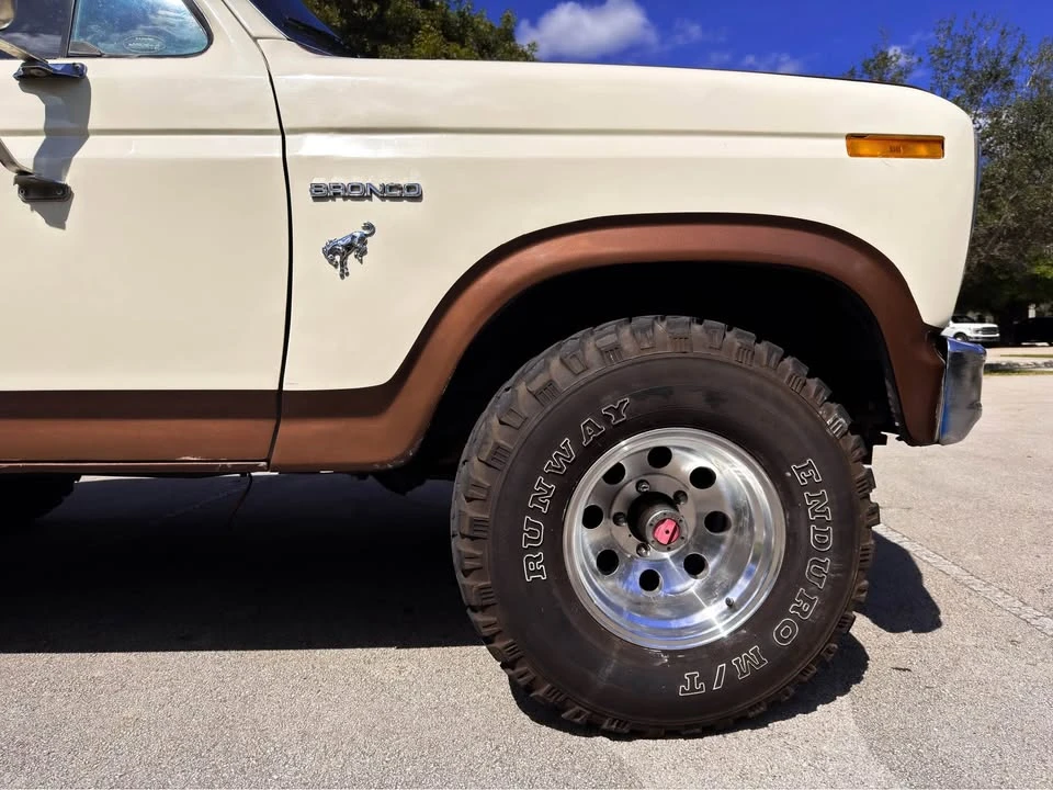 1985 Ford Bronco 3rd Gen - Image 3 of 18