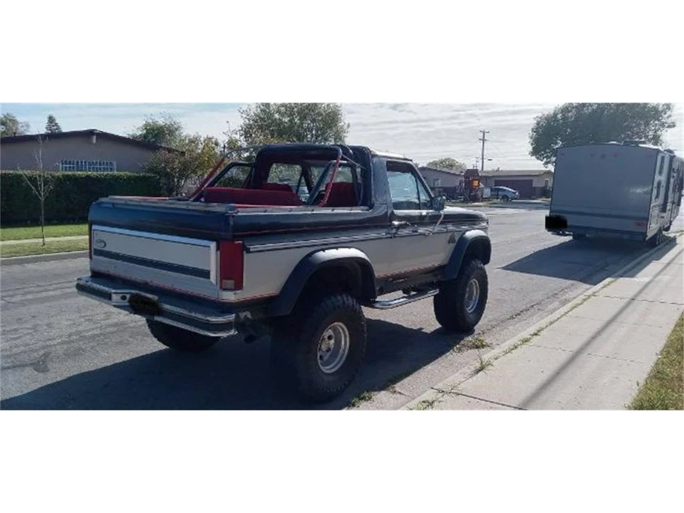 1985 Ford Bronco 3rd Gen - Image 5 of 11
