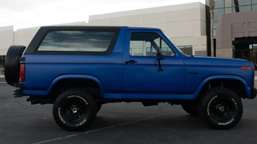 1985 Ford Bronco 3rd Gen - Image 2 of 10