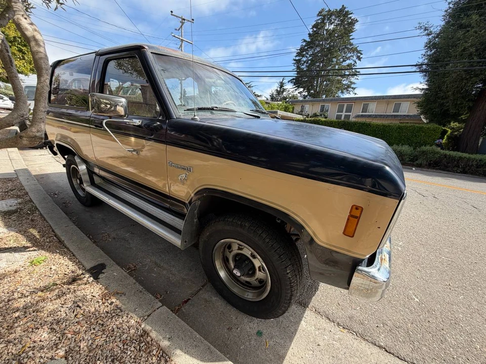 1985 Ford Bronco 3rd Gen - Image 3 of 9