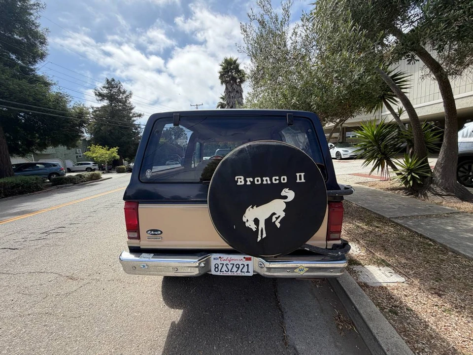 1985 Ford Bronco 3rd Gen - Image 2 of 9