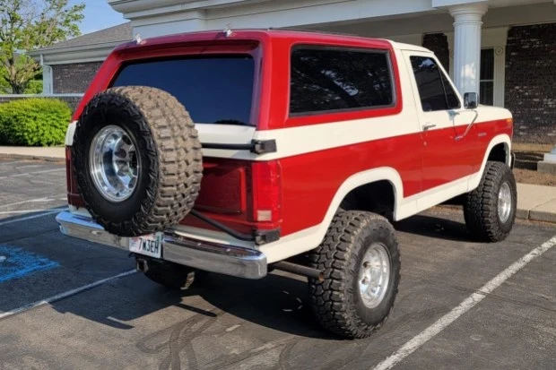1985 Ford Bronco 3rd Gen - Image 2 of 7