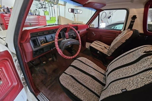 1985 Ford Bronco 3rd Gen - Image 5 of 7