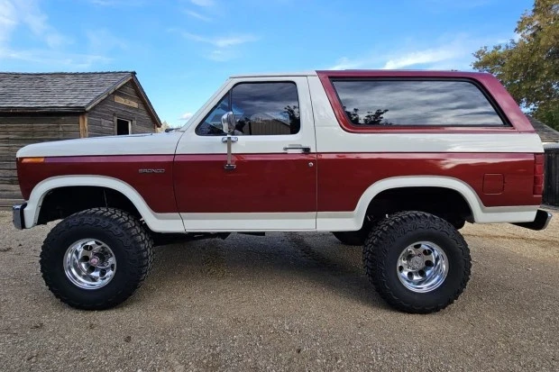 1985 Ford Bronco 3rd Gen - Image 3 of 7