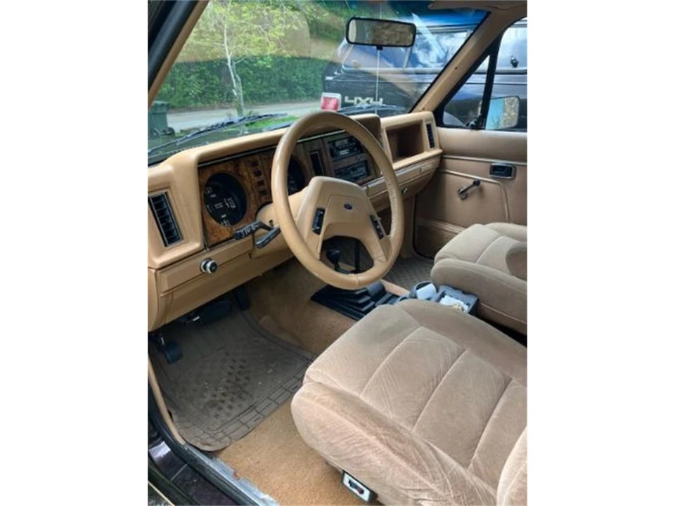 1985 Ford Bronco 3rd Gen - Image 6 of 10