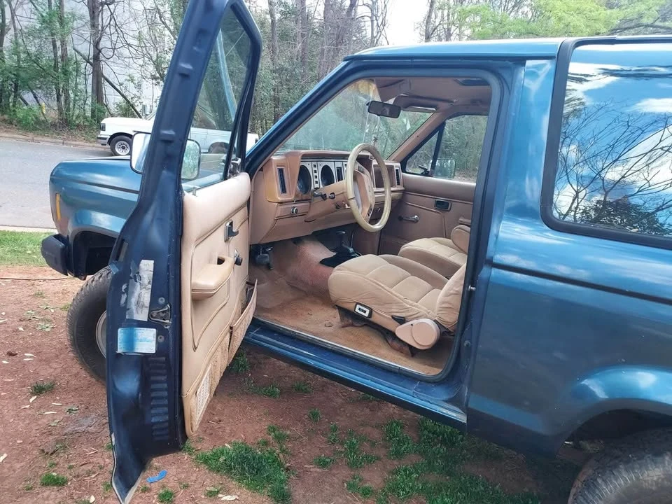 1985 Ford Bronco 3rd Gen - Image 2 of 7