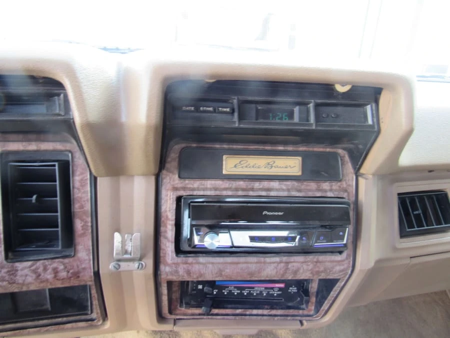 1985 Ford Bronco 3rd Gen - Image 7 of 15