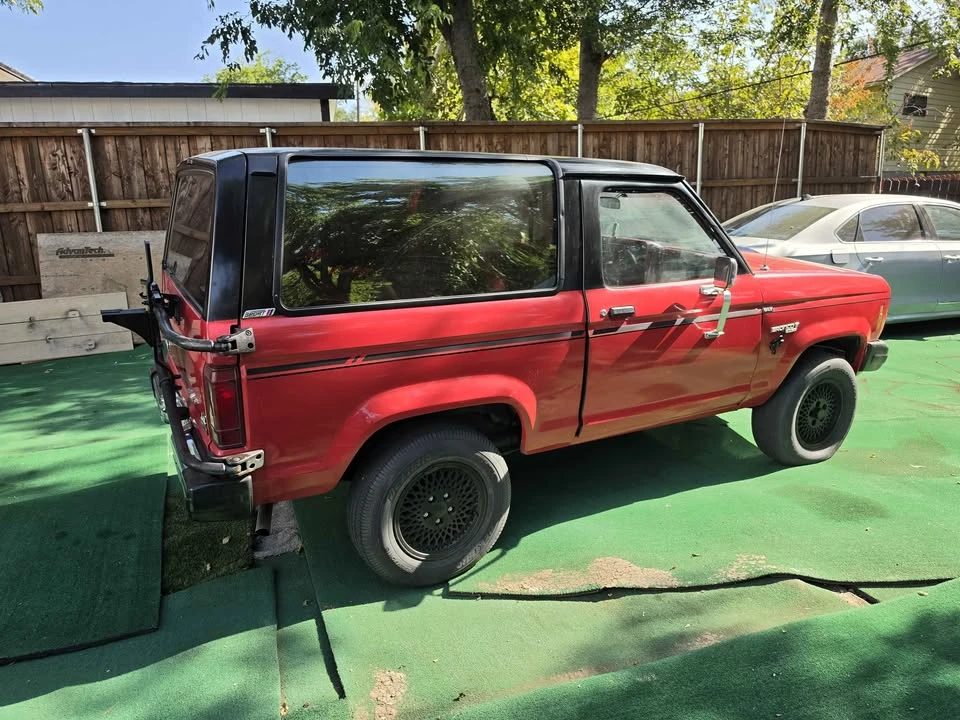 1985 Ford Bronco 3rd Gen - Image 2 of 16