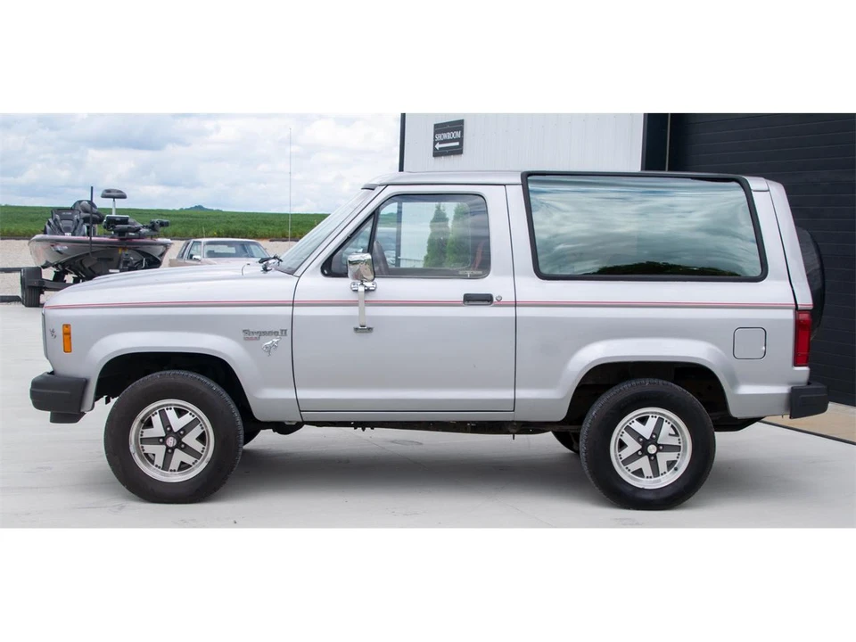 1985 Ford Bronco II - Image 4 of 31