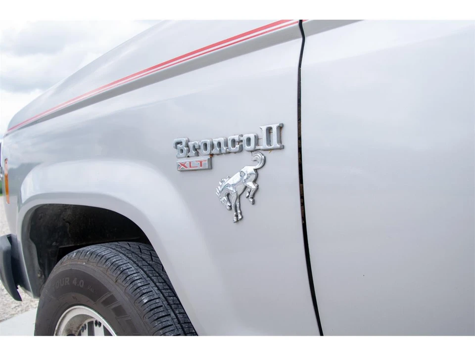 1985 Ford Bronco II - Image 10 of 31