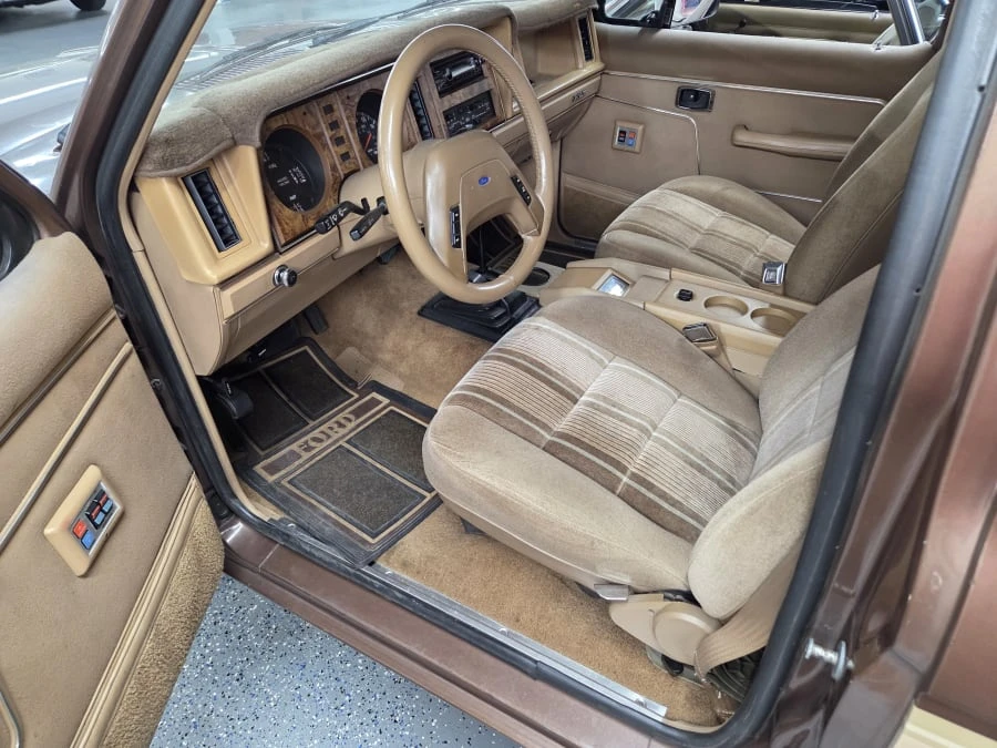1985 Ford Bronco II - Image 7 of 8