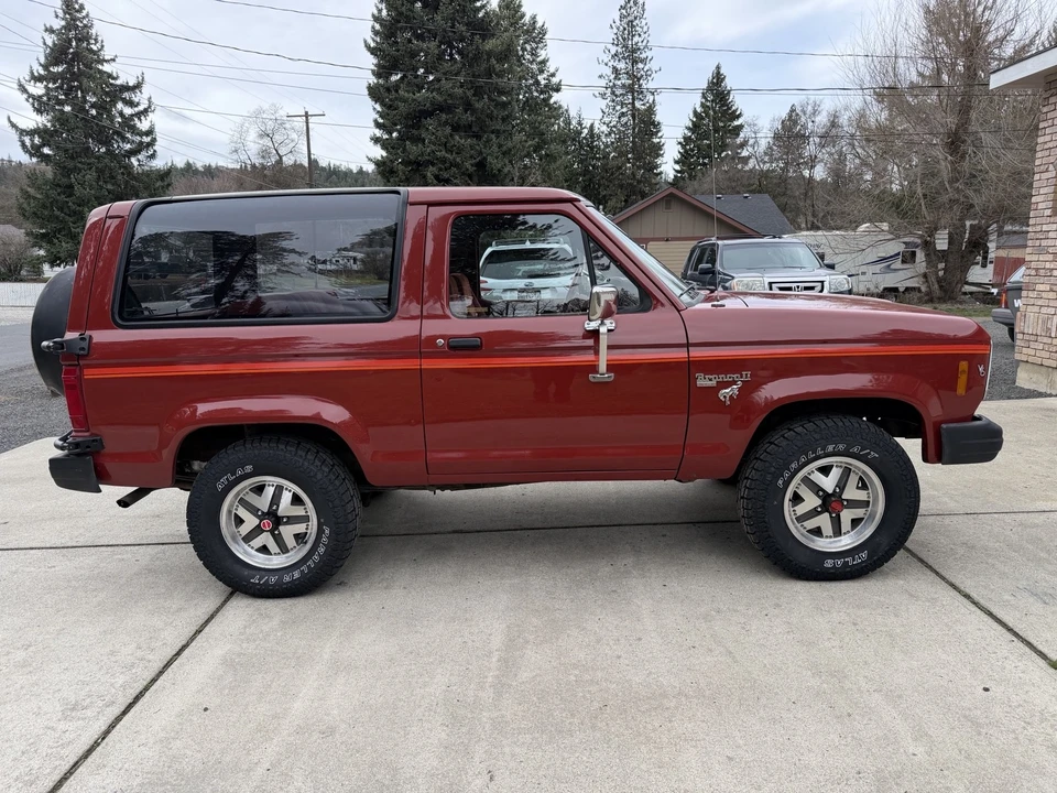 1985 Ford Bronco II - Image 8 of 21