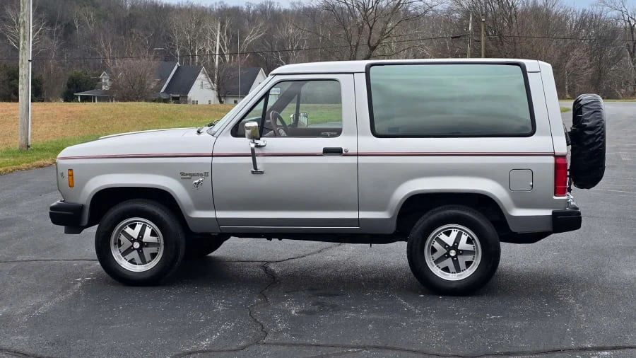 1985 Ford Bronco II - Image 8 of 19