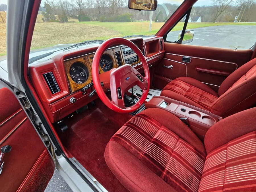 1985 Ford Bronco II - Image 10 of 19