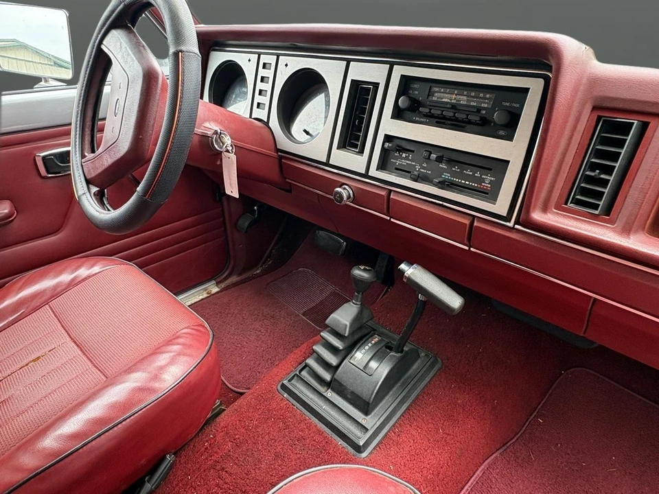 1985 Ford Bronco II - Image 18 of 31