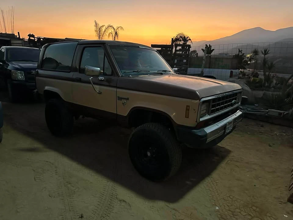 1985 Ford Bronco 3rd Gen - Image 2 of 6