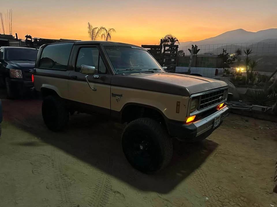 1985 Ford Bronco 3rd Gen - Image 6 of 6