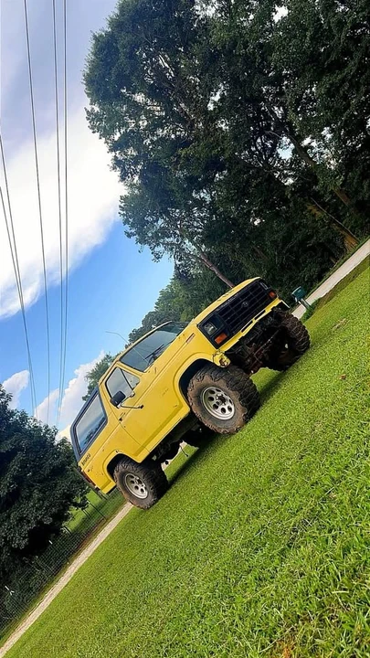 1985 Ford Bronco 3rd Gen - Image 2 of 2