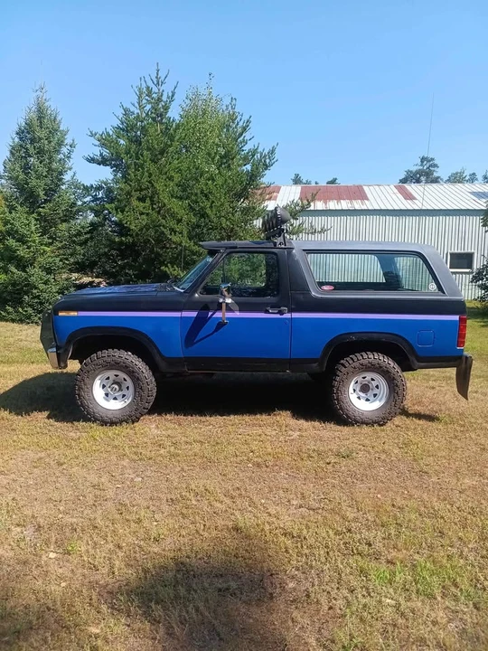 1985 Ford Bronco 3rd Gen - Image 2 of 8