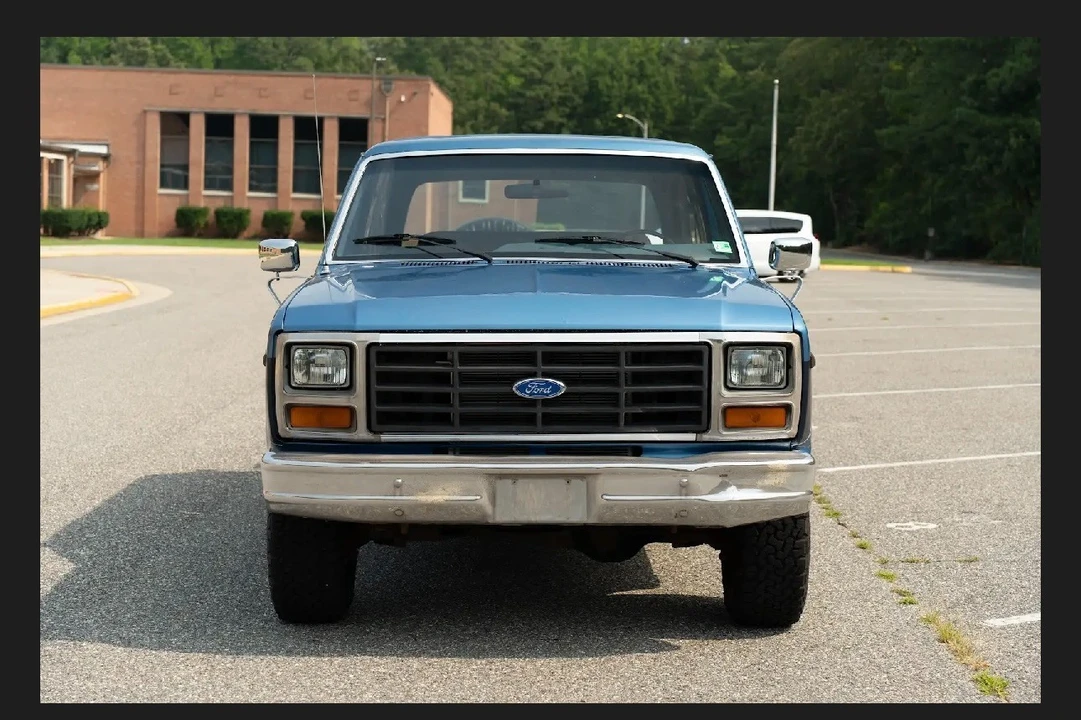 1985 Ford Bronco 3rd Gen - Image 2 of 8