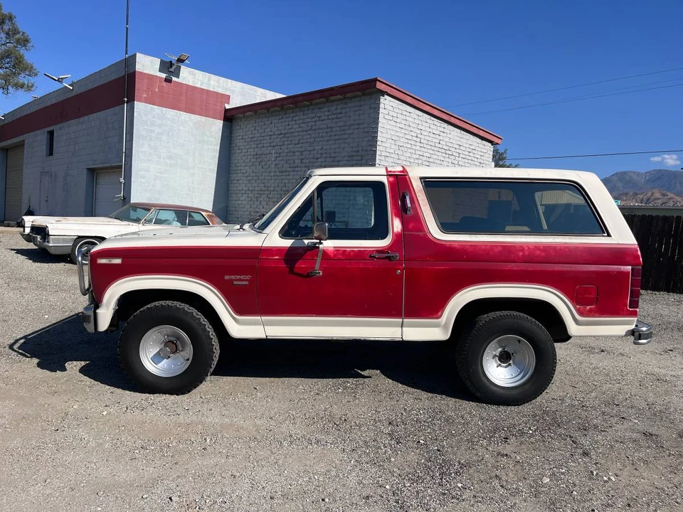 1985 Ford Bronco 3rd Gen - Image 9 of 24