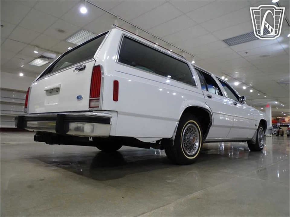 1985 Ford Crown Victoria - Image 16 of 31