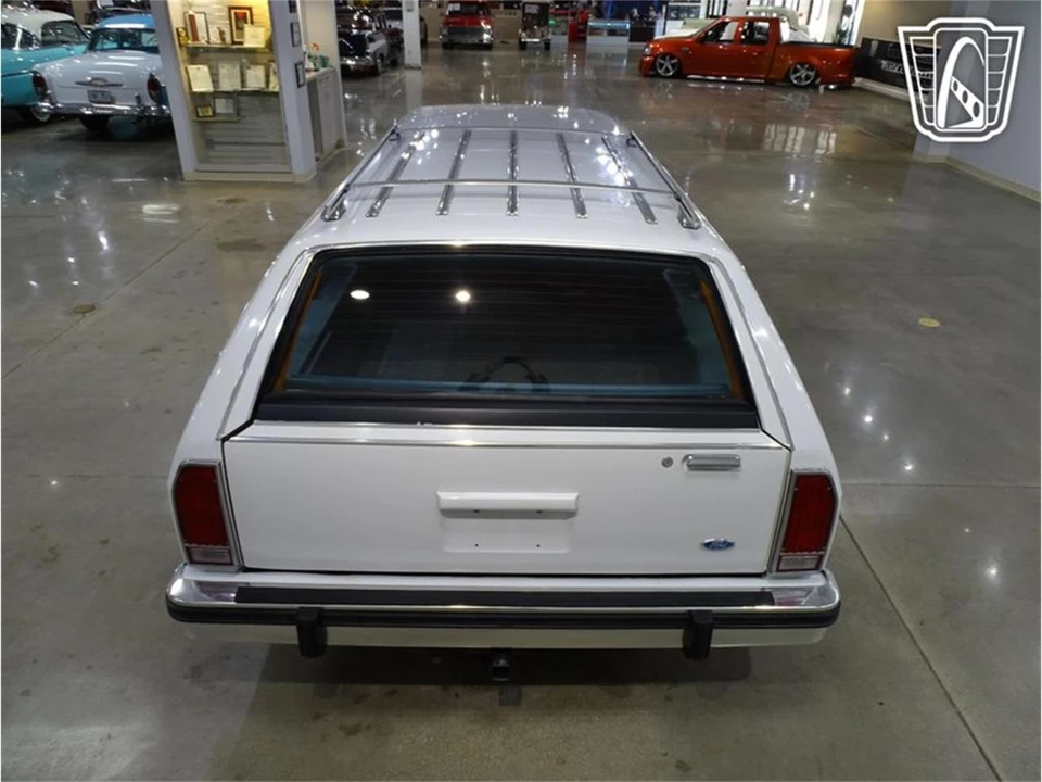1985 Ford Crown Victoria - Image 11 of 31