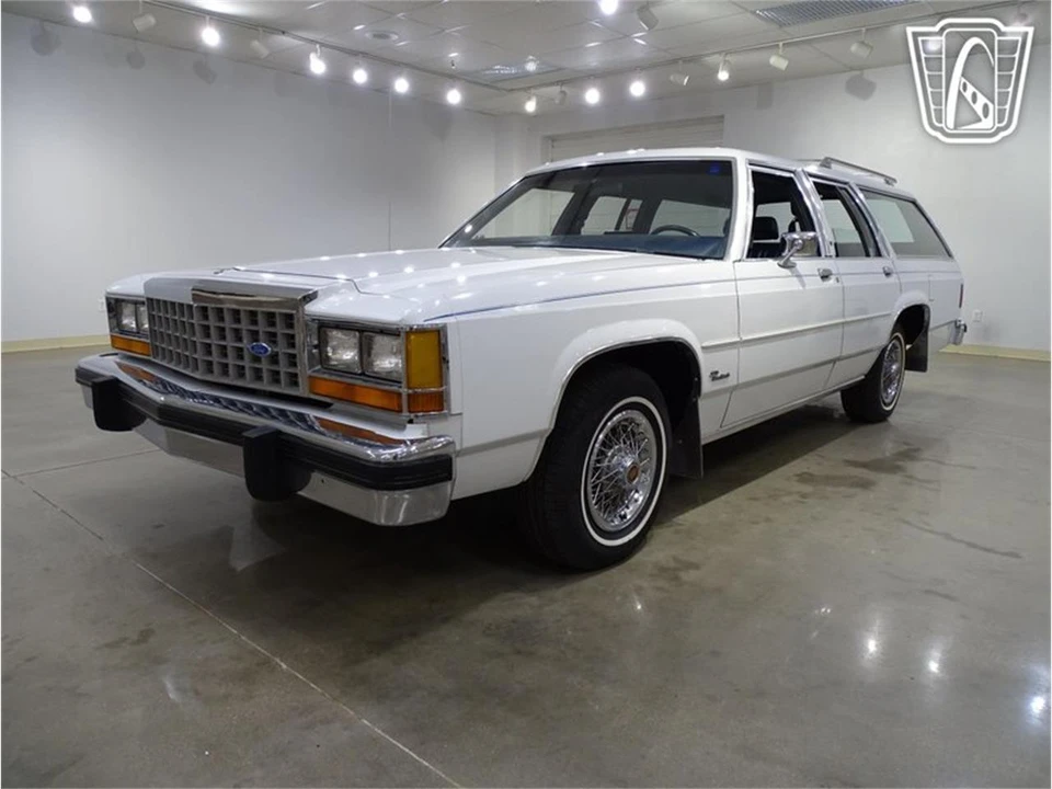 1985 Ford Crown Victoria - Image 3 of 31