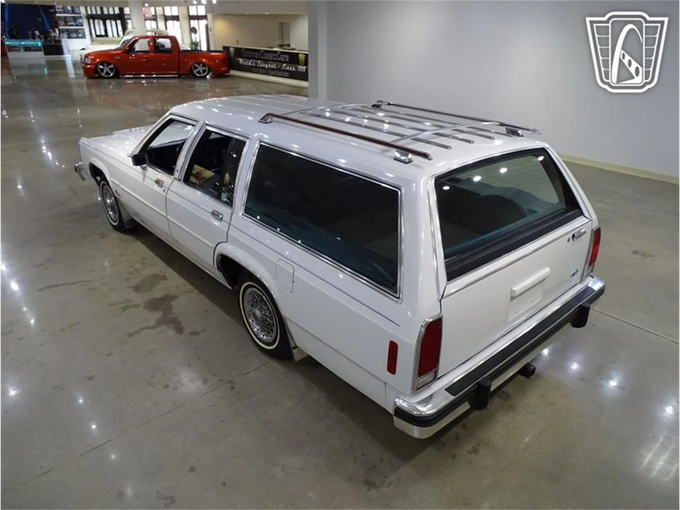1985 Ford Crown Victoria - Image 8 of 31