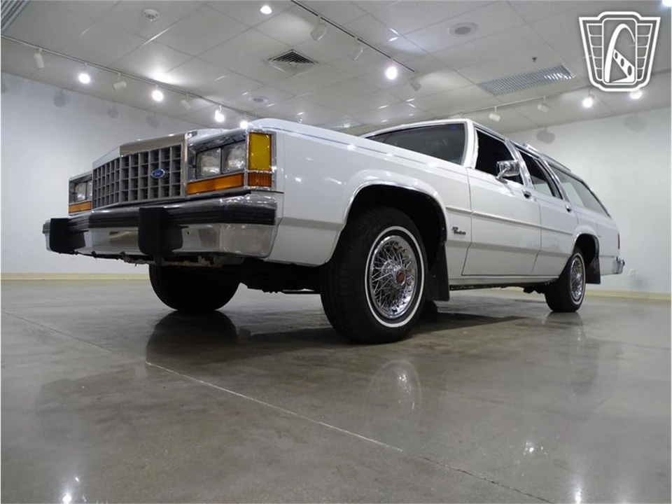1985 Ford Crown Victoria - Image 4 of 31