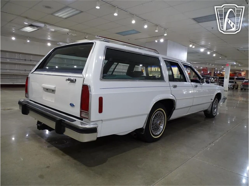 1985 Ford Crown Victoria - Image 15 of 31