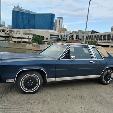 1985 Ford Crown Victoria