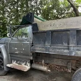 1985 Ford F-600 Dump Truck