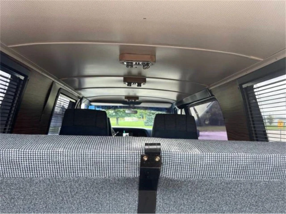1985 Ford Econoline Van - Image 16 of 30