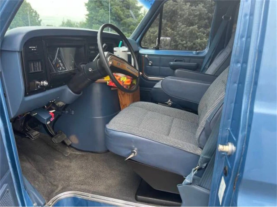 1985 Ford Econoline Van - Image 20 of 30