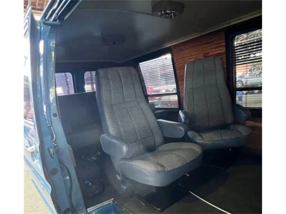 1985 Ford Econoline Van - Image 2 of 30