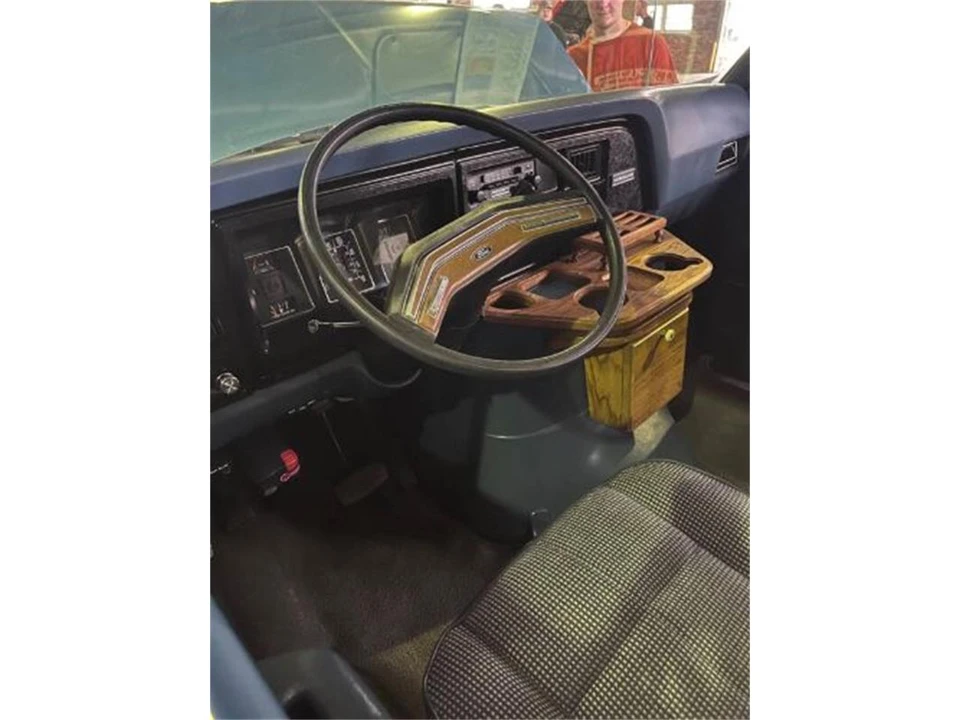 1985 Ford Econoline Van - Image 26 of 30