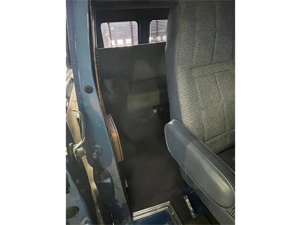 1985 Ford Econoline Van - Image 28 of 30