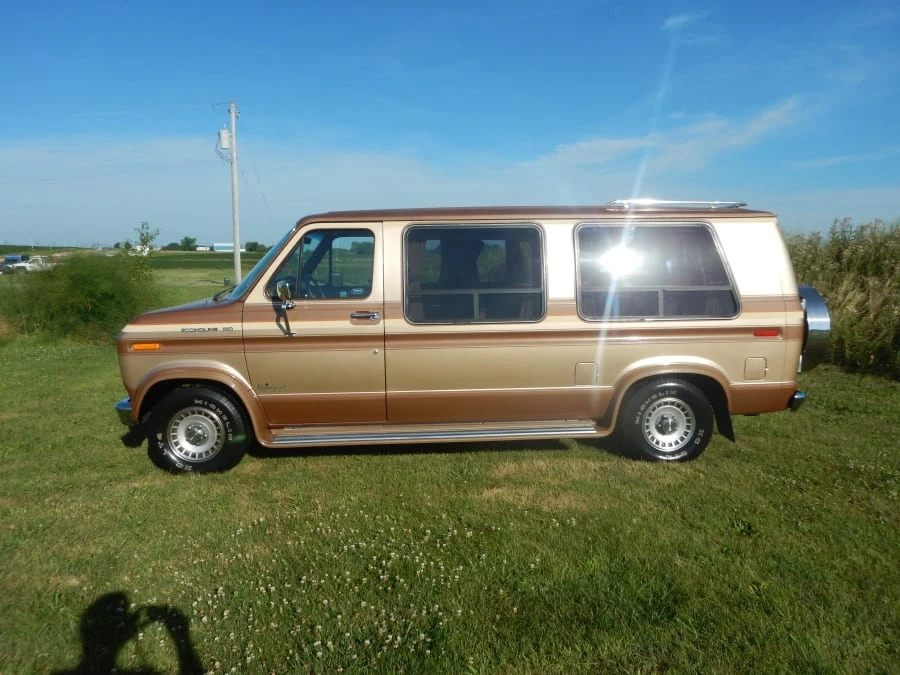 1985 Ford Econoline Van - Image 2 of 13