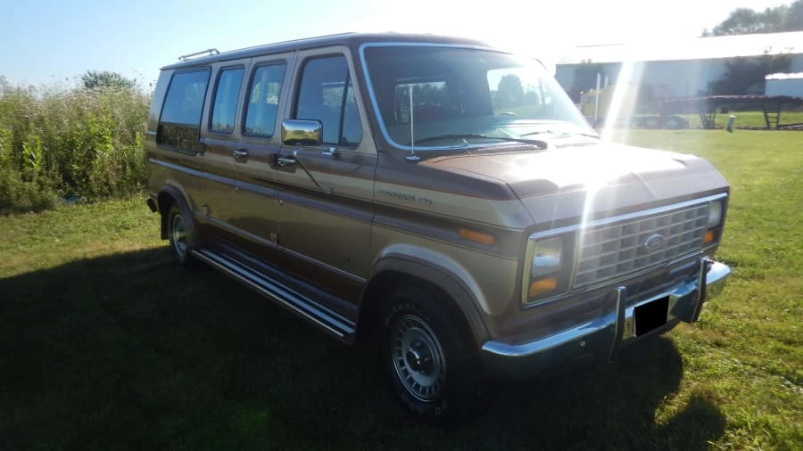 1985 Ford Econoline Van - Image 10 of 13