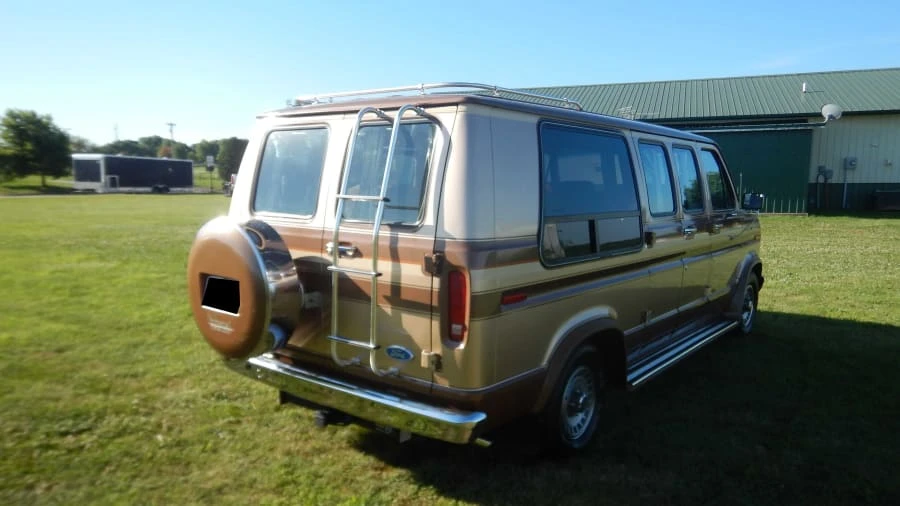 1985 Ford Econoline Van - Image 12 of 13