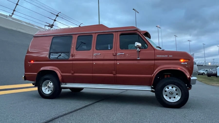 1985 Ford Econoline Van - Image 12 of 13
