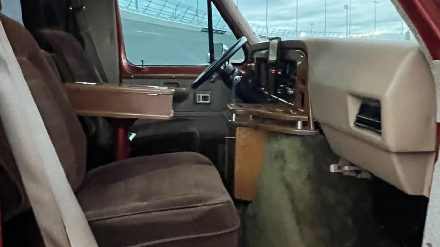 1985 Ford Econoline Van - Image 4 of 13