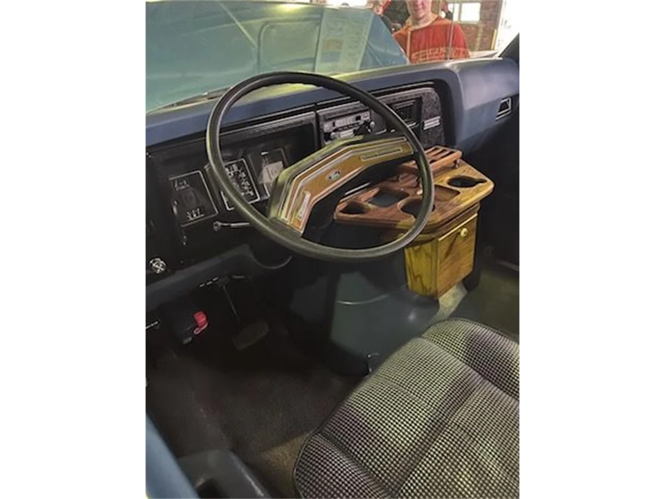 1985 Ford Econoline Van - Image 9 of 17