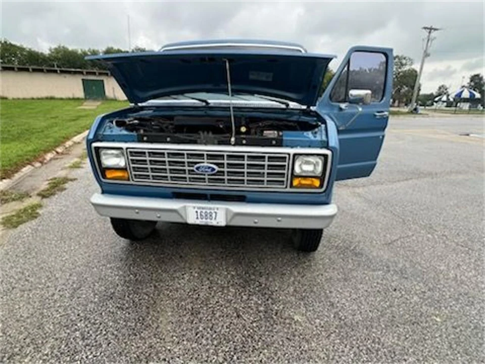 1985 Ford Econoline Van - Image 2 of 17