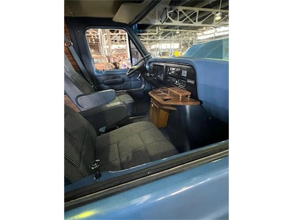 1985 Ford Econoline Van - Image 15 of 17